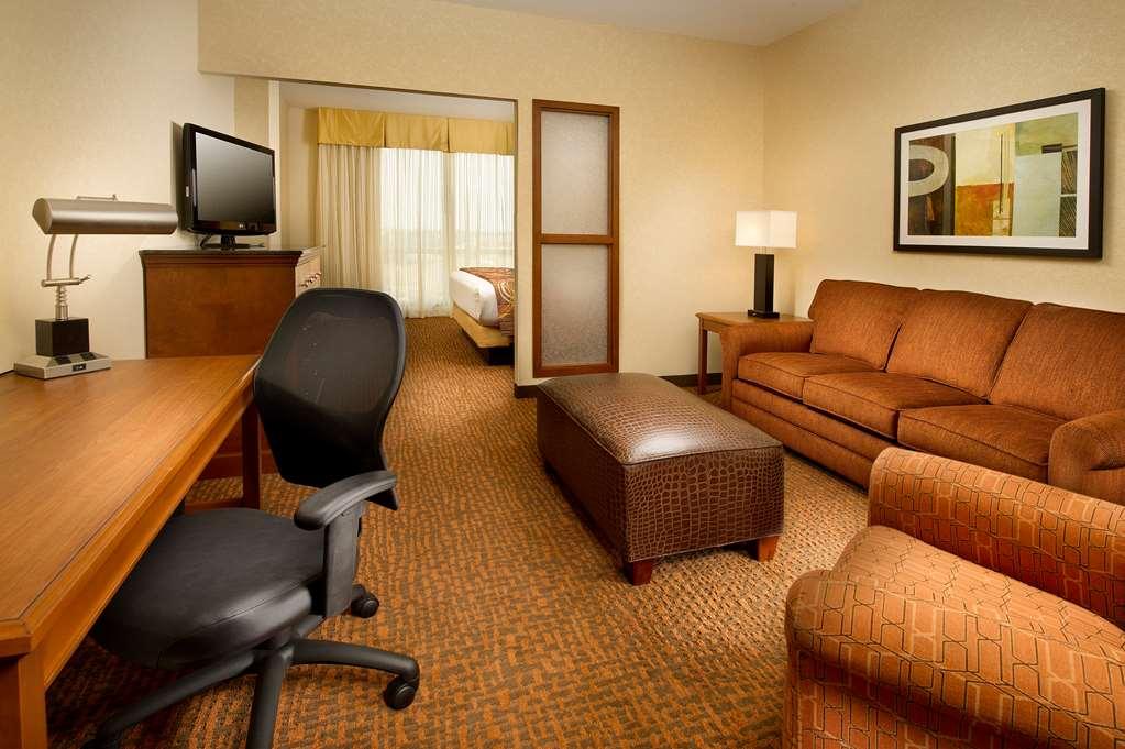 Drury Plaza Denver 3*